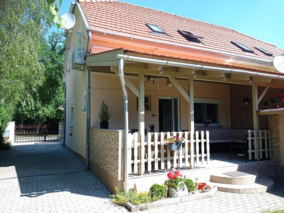 Sommer Ferienhaus Balatonszarszo Exterior foto